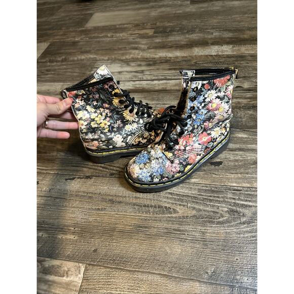 RARE VTG Dr. Martens Dark Floral Lace Up Eyelet Boot Women S Us 5 UK 3 - Picture 1 of 14
